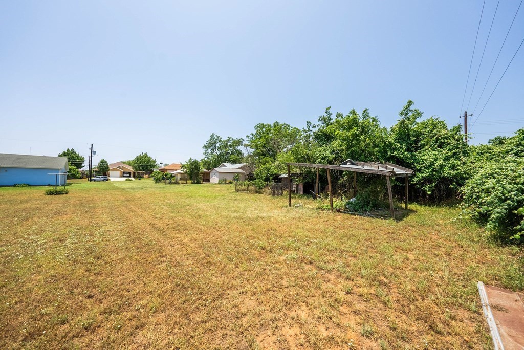 201 E Highway St Property Photo 35