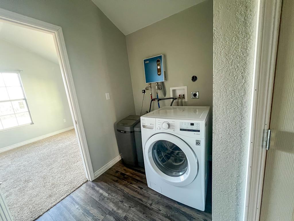 420 Sky Harbor Property Photo 8