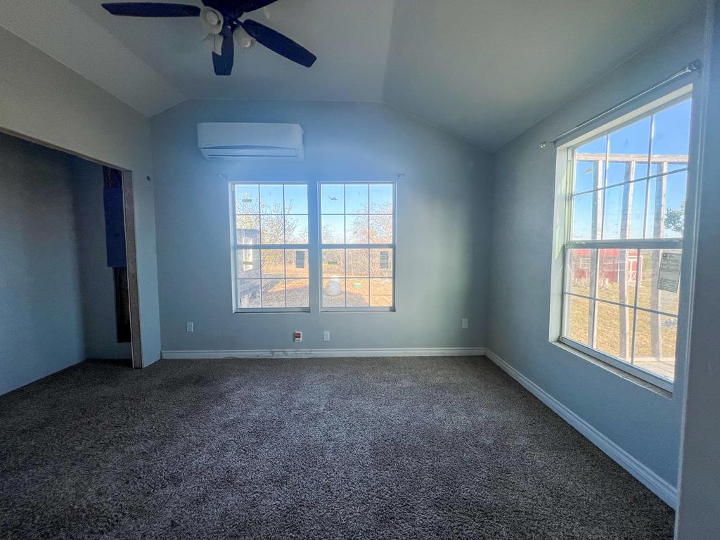 420 Sky Harbor Property Photo 9
