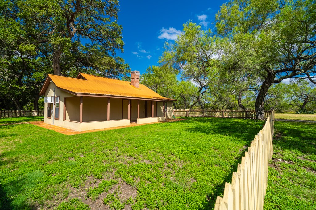 124628 Property Photo 4