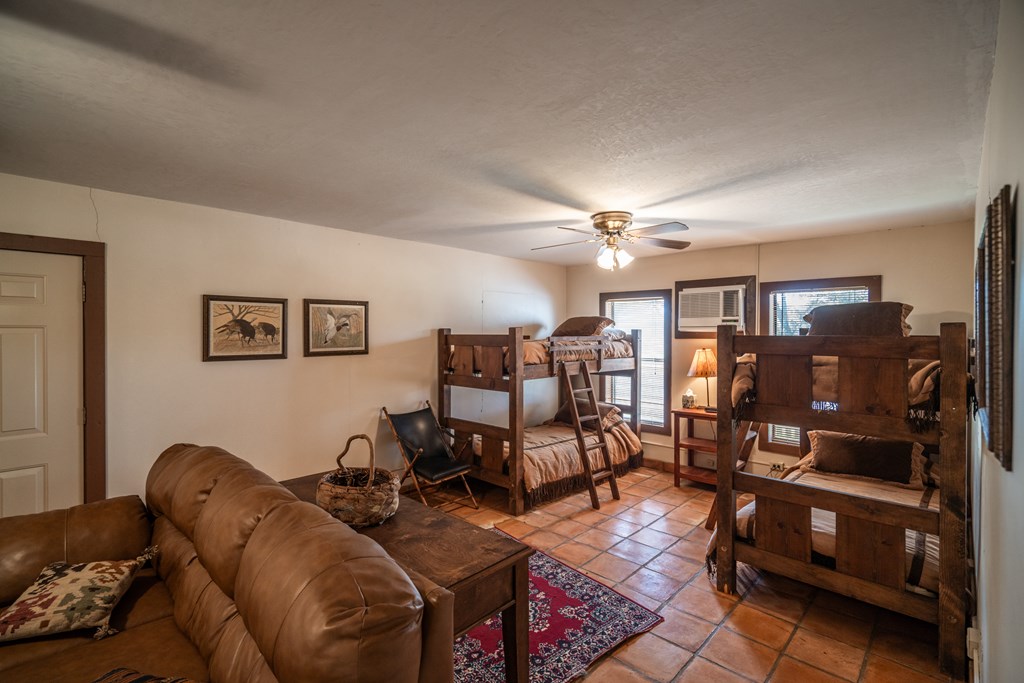 124628 Property Photo 21