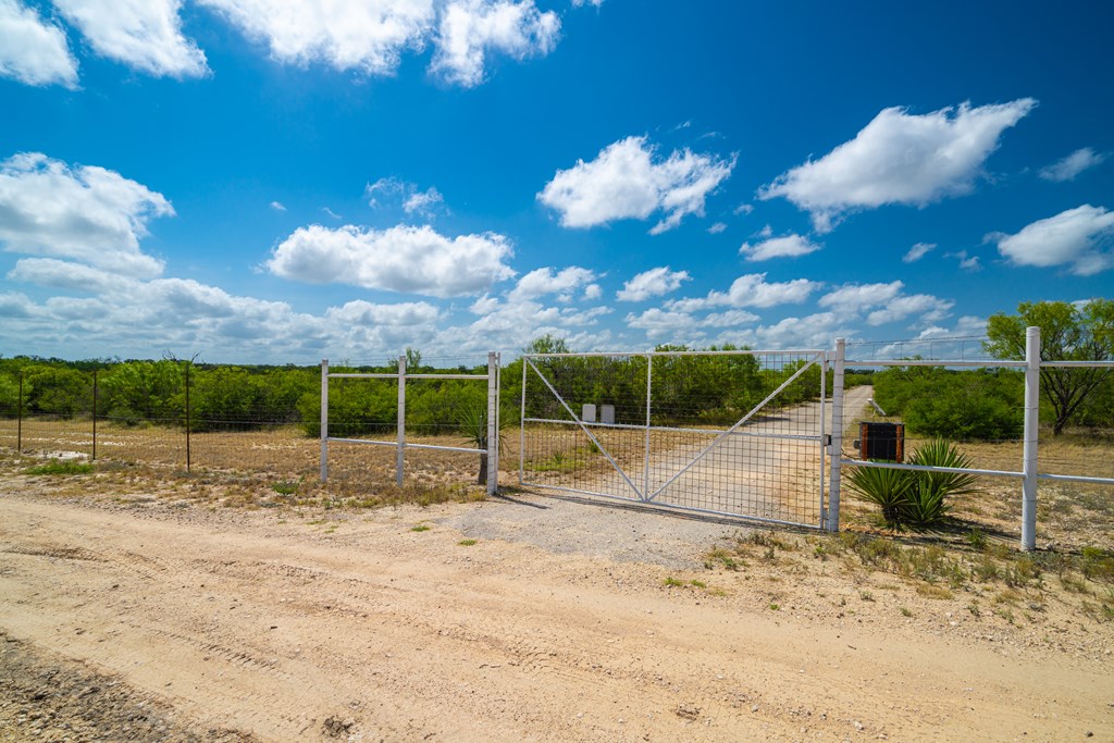 124628 Property Photo 26