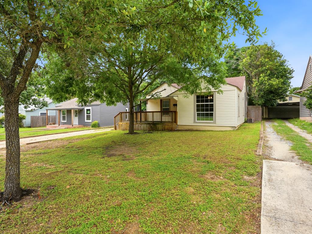 929 Golf St Property Photo 1