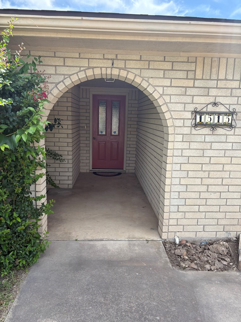 1515 N Ridgemont Lane Property Photo 3