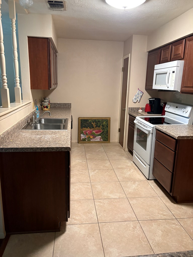 1515 N Ridgemont Lane Property Photo 10