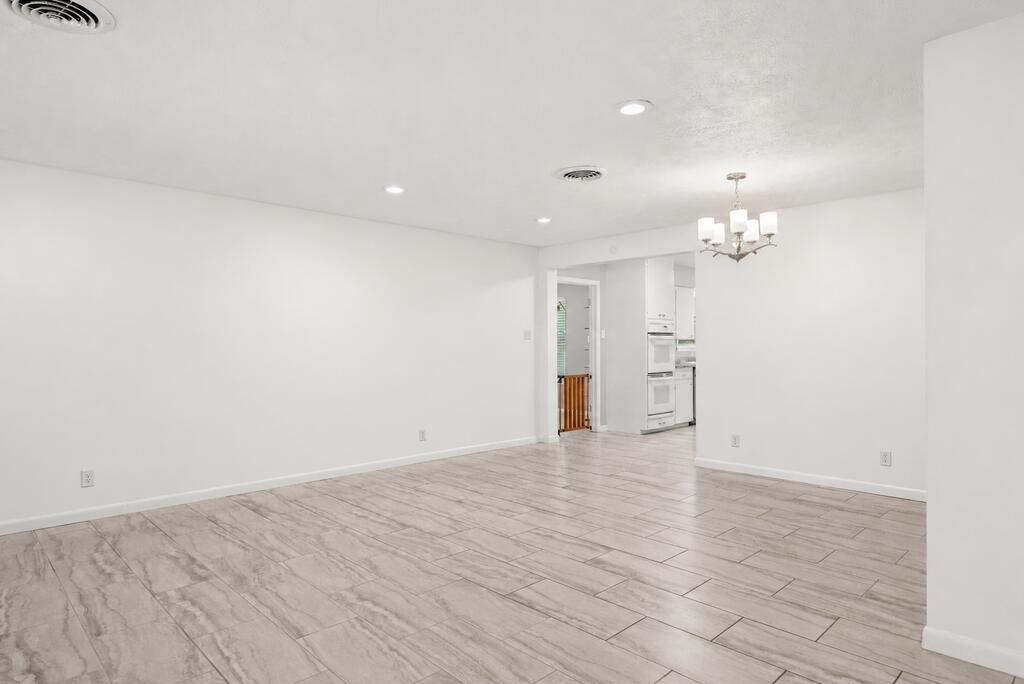 705 Overhill Dr Property Photo 11