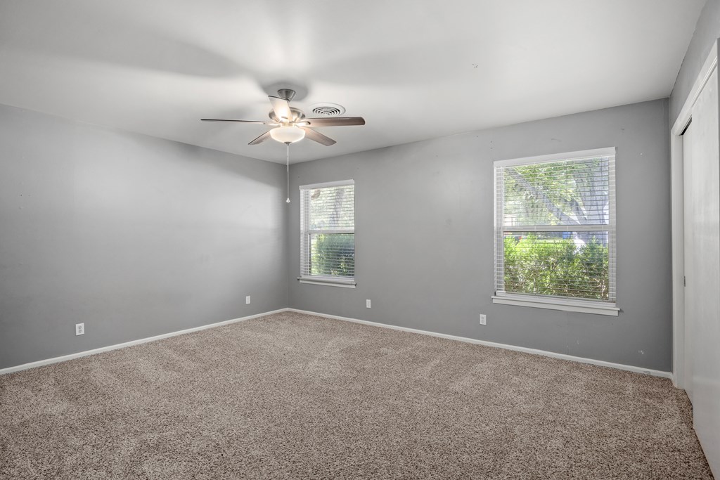 705 Overhill Dr Property Photo 22