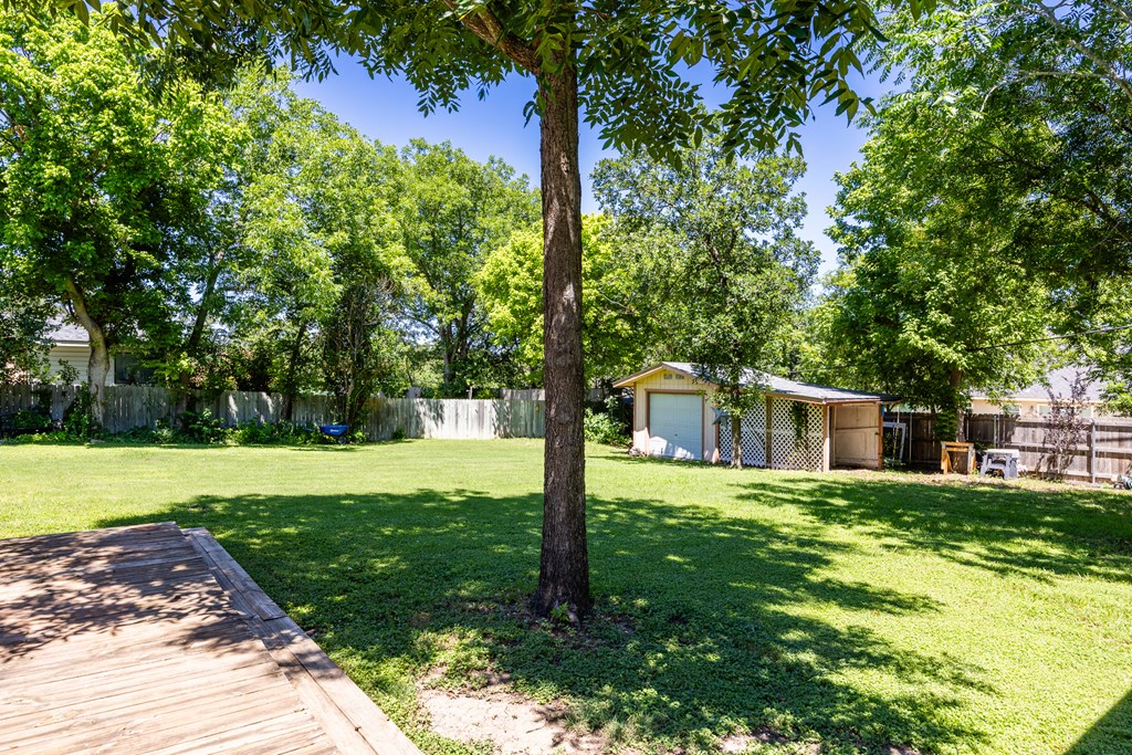 705 Overhill Dr Property Photo 37