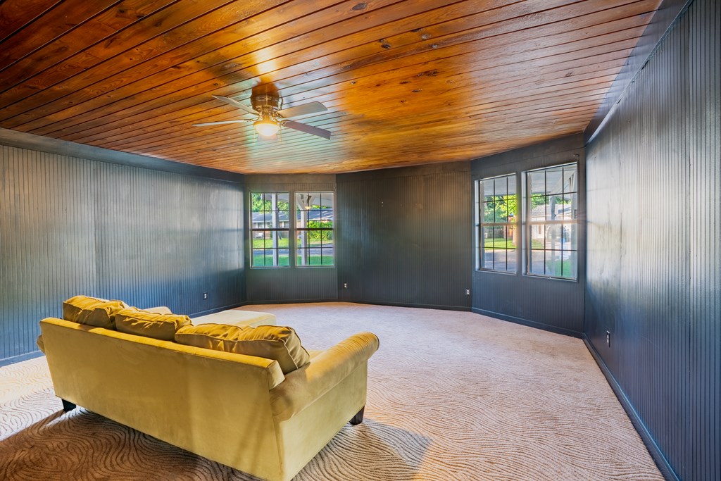 1107 Donna Kay Dr Property Photo 7