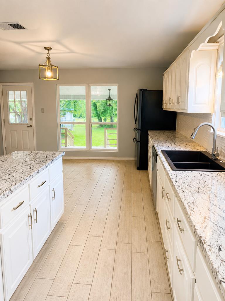 1107 Donna Kay Dr Property Photo 15