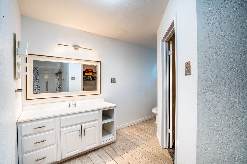 1107 Donna Kay Dr Property Photo 17