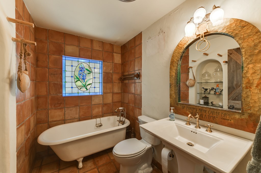124863 Property Photo 17