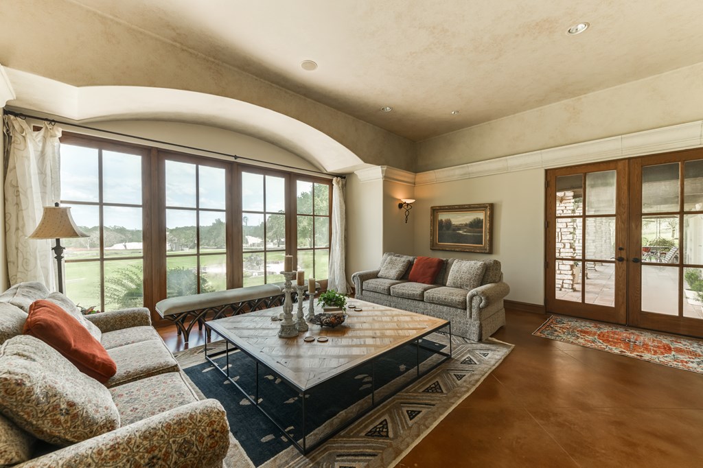 124863 Property Photo 21