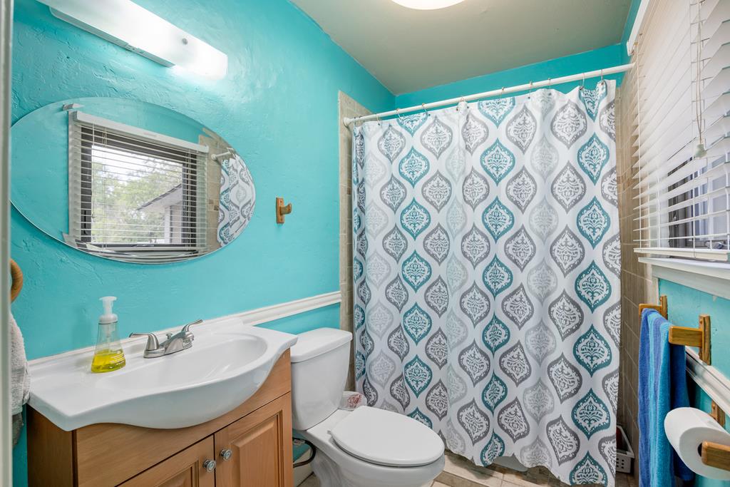 311 Spence St Property Photo 12