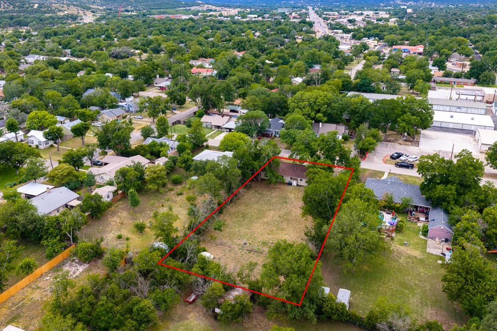 311 Spence St Property Photo 15