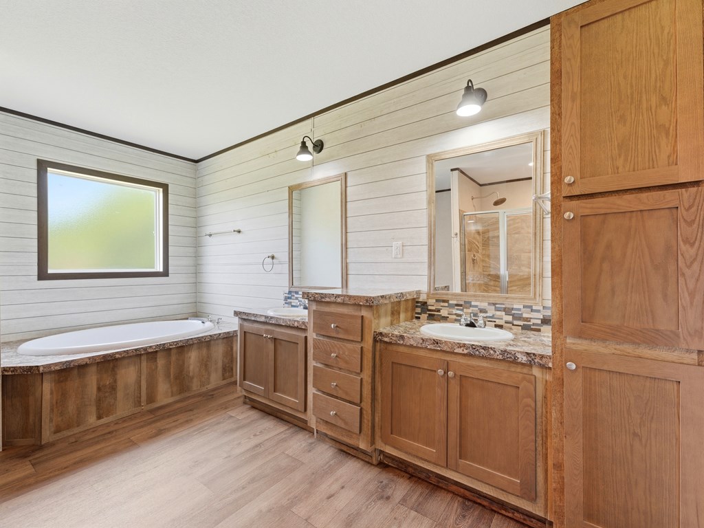 504 Pr 1523 Property Photo 23