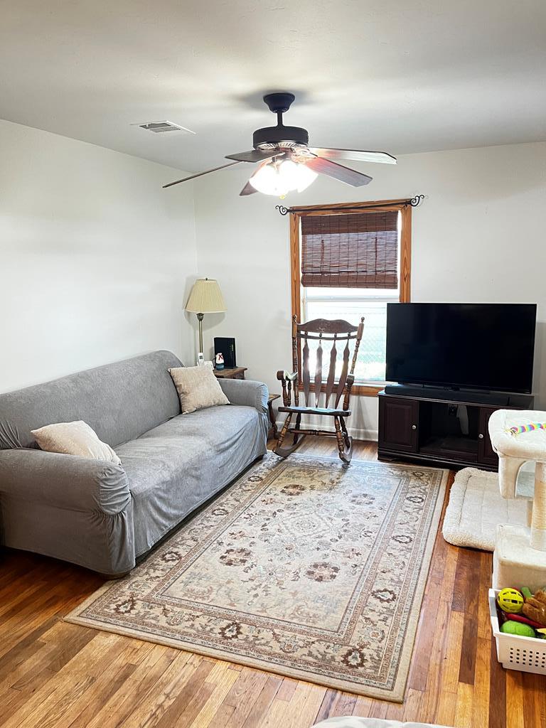 122 Morgan St Property Photo 5
