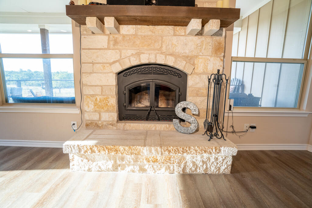 450 Jung Rd Property Photo 6
