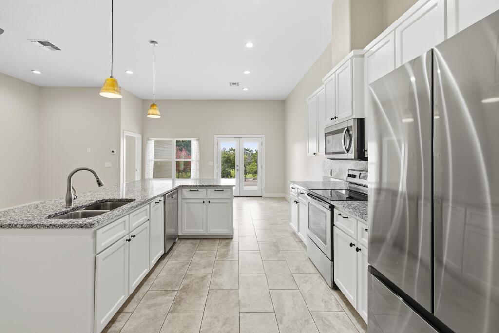 1153 Norfolk Ln Property Photo 4