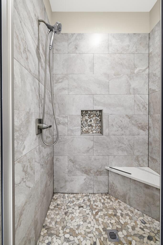 1153 Norfolk Ln Property Photo 9