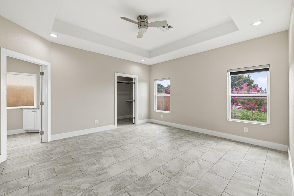 1153 Norfolk Ln Property Photo 11