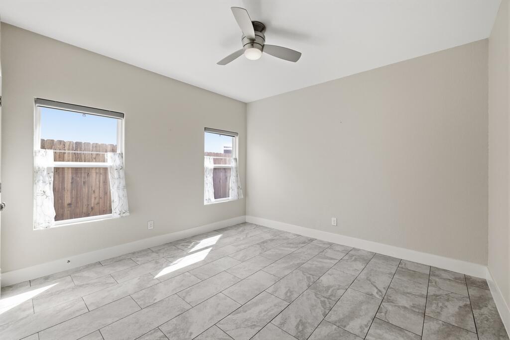 1153 Norfolk Ln Property Photo 12
