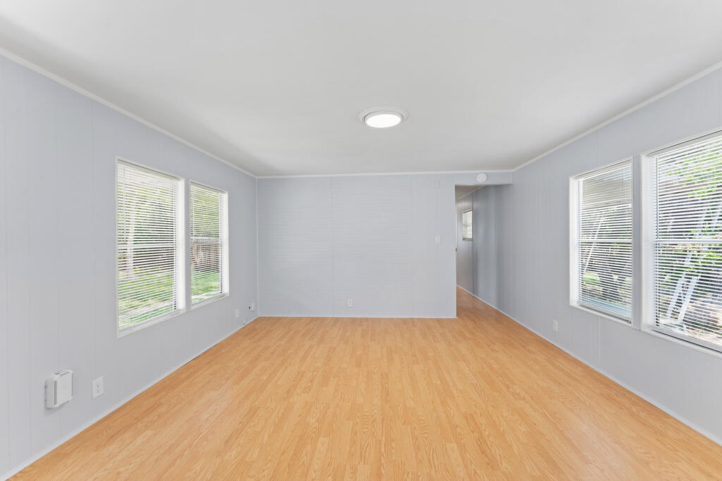 108 E White Wing Property Photo 4