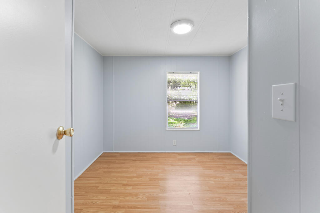 108 E White Wing Property Photo 6