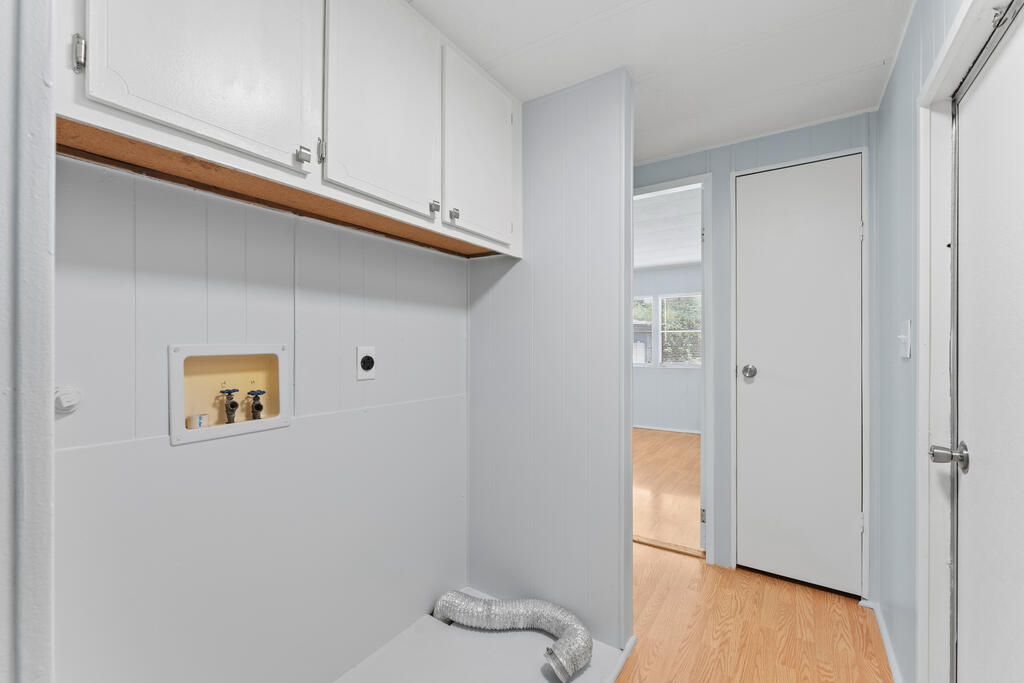 108 E White Wing Property Photo 8