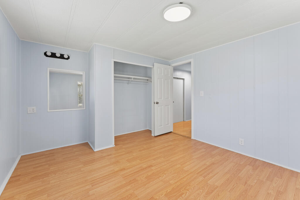 108 E White Wing Property Photo 11