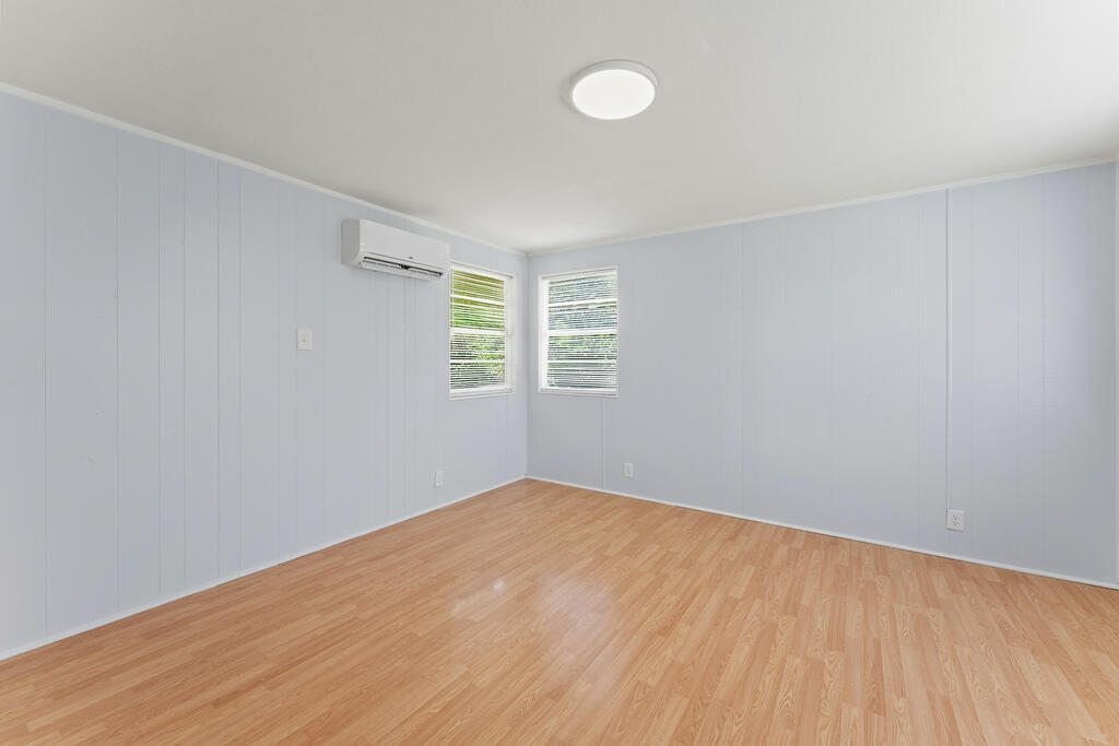 108 E White Wing Property Photo 15