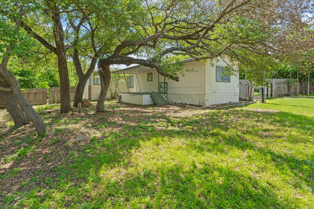 108 E White Wing Property Photo 21