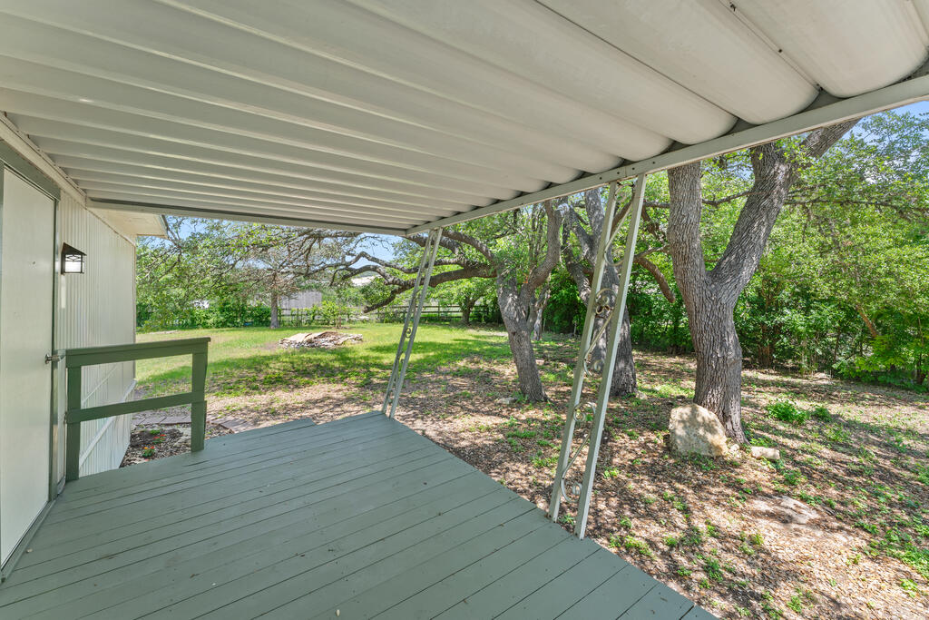 108 E White Wing Property Photo 22