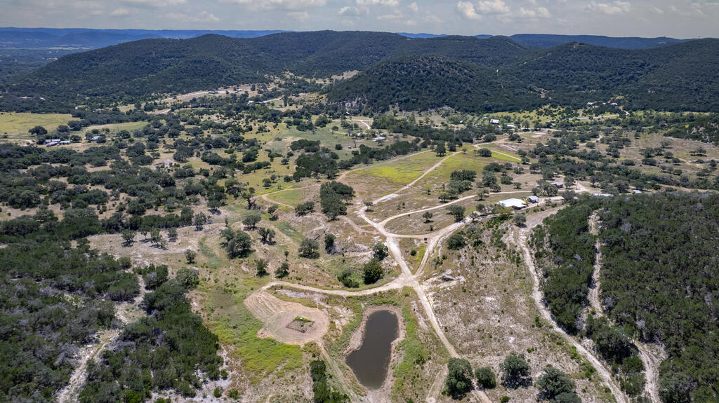 2242 Patterson Creek Rd Property Photo 6