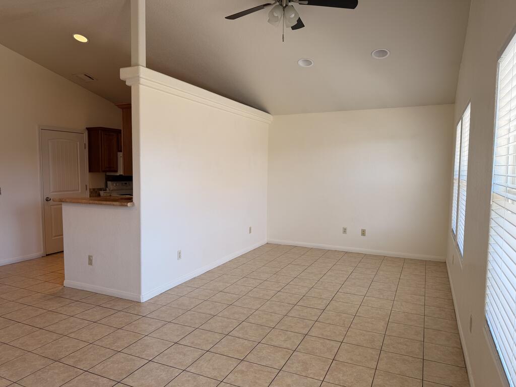 486 Bridle Path Property Photo 4