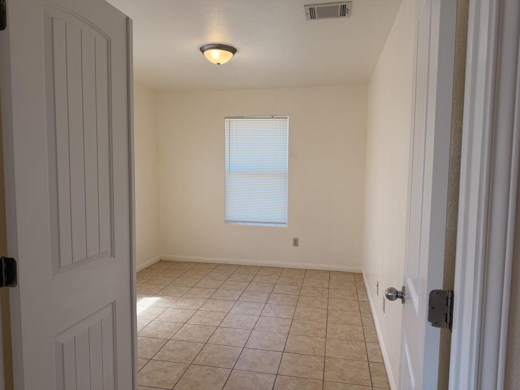 486 Bridle Path Property Photo 6