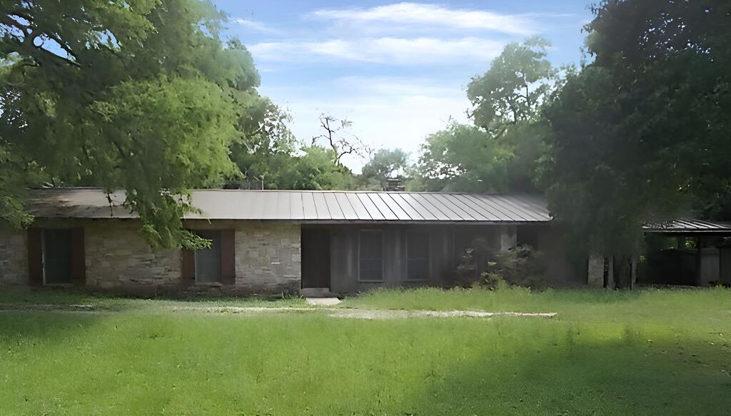 214 Lakeway Dr Property Photo