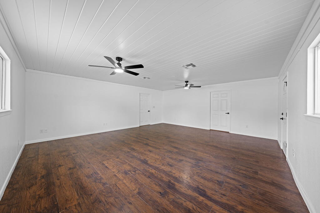 516 Westminster Property Photo 10