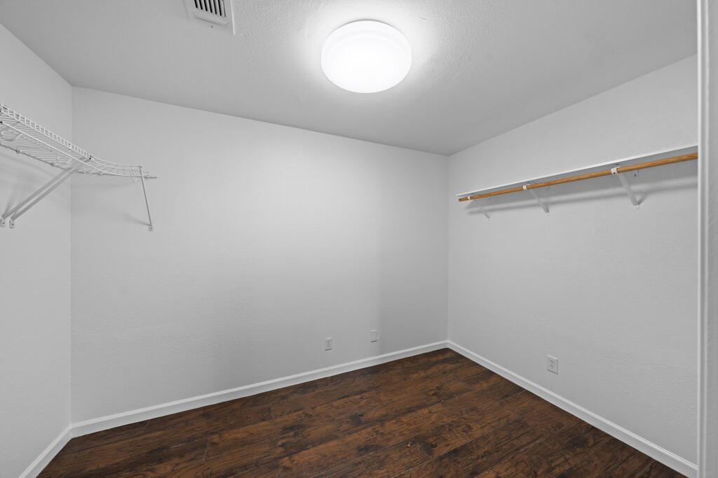 516 Westminster Property Photo 14