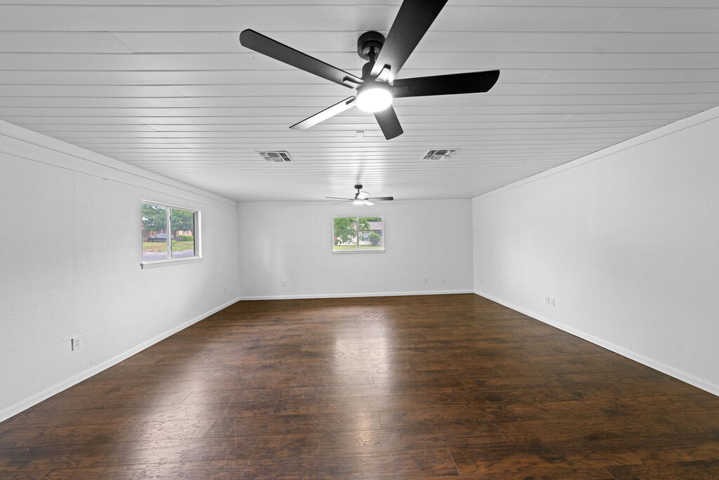 516 Westminster Property Photo 15