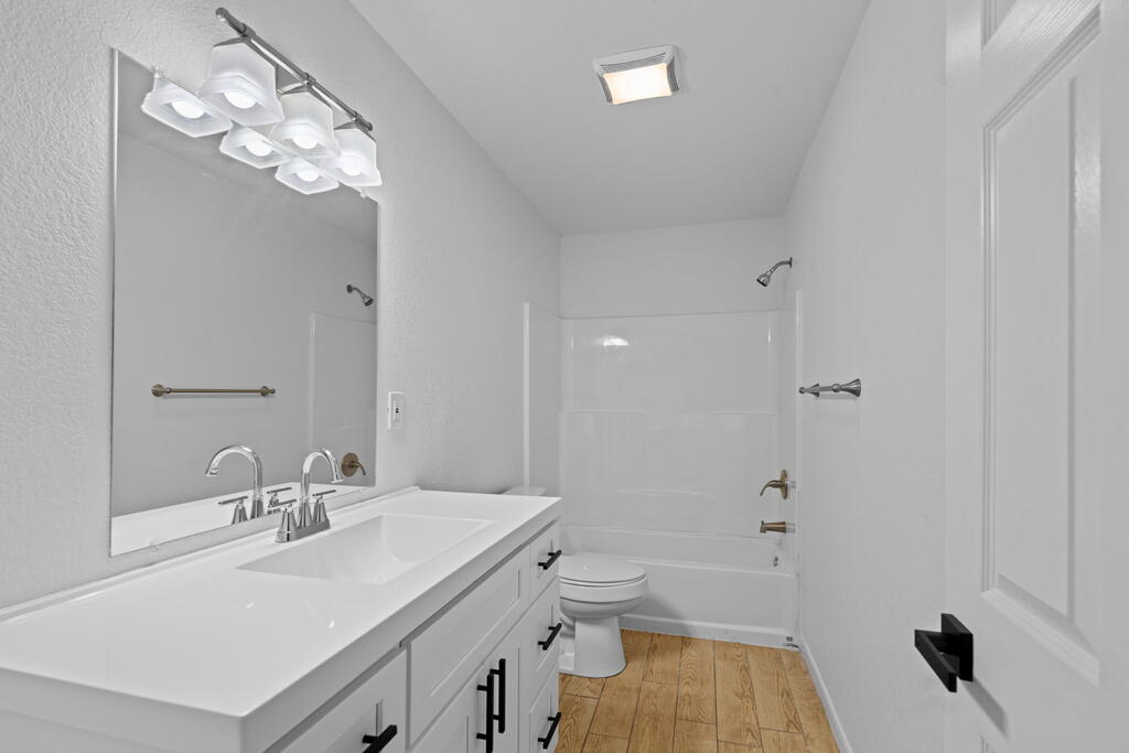 516 Westminster Property Photo 16