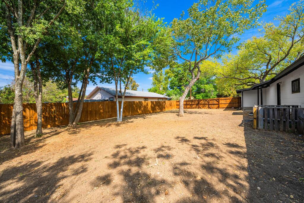 516 Westminster Property Photo 25