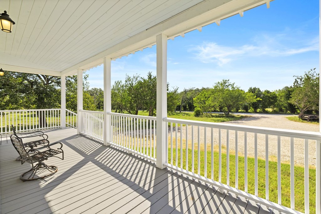 270 Oak Hollow Dr Property Photo 6
