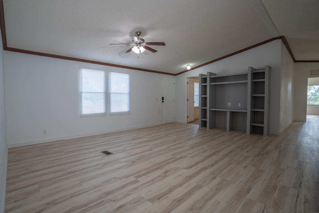 198 Dian Dr Property Photo 11