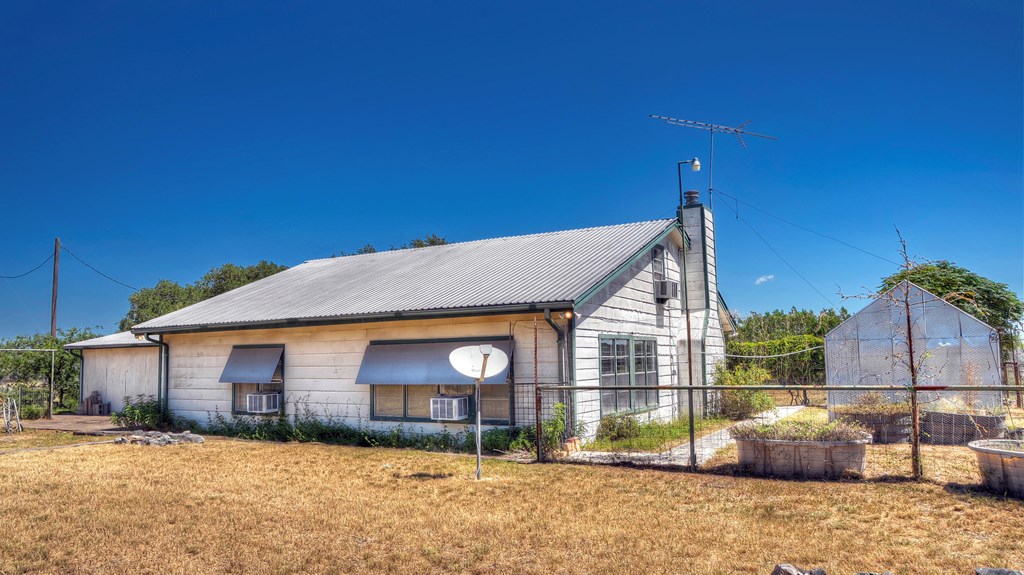 227 Mitchell Ranch Rd Property Photo 2