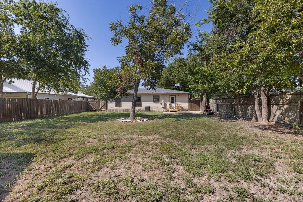 510 Harper St Property Photo 6