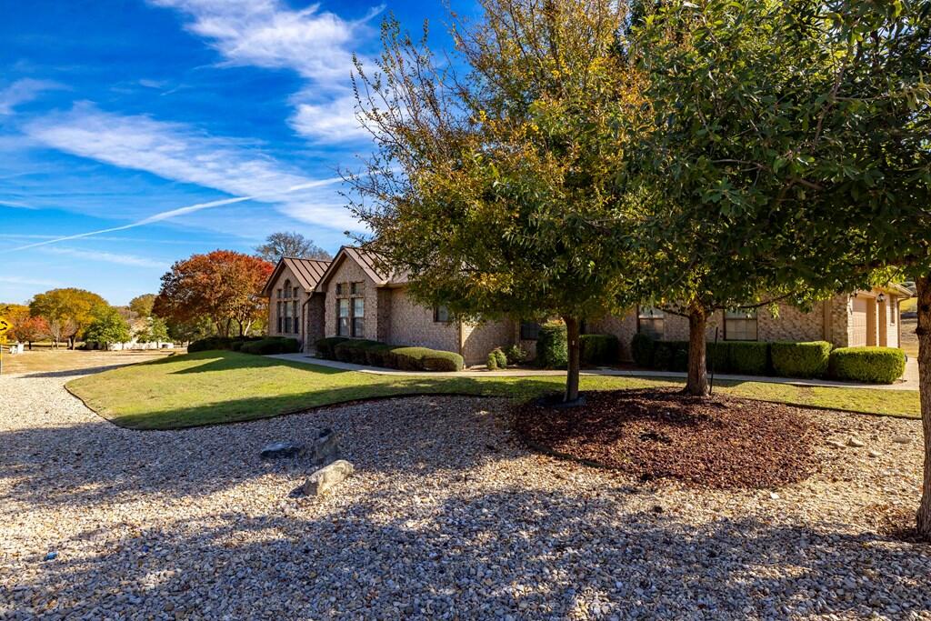 100 Braeburn Circle Property Photo 3