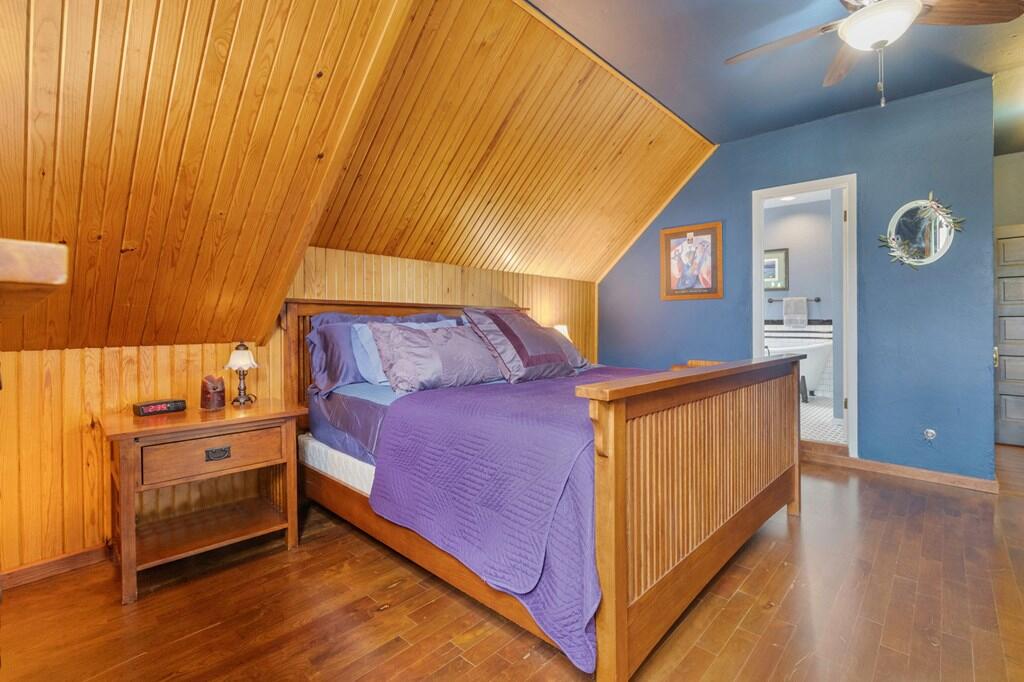 1102 S College St Property Photo 29