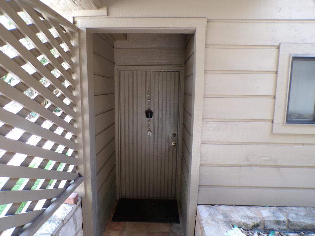 302 Riverhill Blvd Property Photo 1