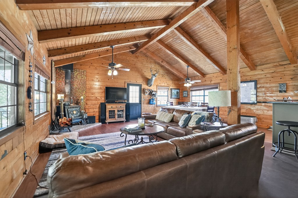 648 Bluff Creek Rd Property Photo 16